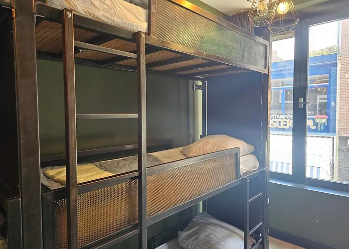 Crossroads Hostel Amsterdam